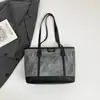 Nova bolsa tote de grande capacidade 2026, bolsa de ombro moderna para o dia a dia, bolsa de mão e bolsa de axila, design simples e casual