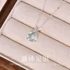 Colgante de Plata Pura 990 Corte Fuegos Artificiales Brillantes de Cuatro Garras con Circonita Cadena de Clavícula Elegante de Nicho Collar de Plata 990 para Mujer