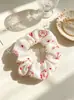 Scrunchies de Tela Estilo Vintage al por Mayor, Cintas para el Cabello Coreanas con Bordado Floral a Cuadros, Suministro para Tiendas de Accesorios, Directo de Fábrica