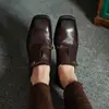 Piel de vaca de primera capa Zapatos de cuero británicos Zapatos de mujer Otoño Nuevo Retro Punta cuadrada Hebilla de cinturón Tacón medio Boca profunda Zapatos de una sola capa para mujer