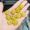 Placa Redonda de Vidrio con Relieve Dorado 18*18mm Accesorios para Joyería DIY Colgante Hecho a Mano Cuerda para Ensartar Materiales para Fundas de Teléfono