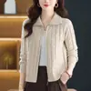 Cardigan Feminino Novo Outono/Inverno 2026 Curto Solto Gola V Tricô Trançado Cor Sólida Suéter Versátil
