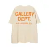 Muitas Marcas Europeias e Americanas da Moda Têm o Mesmo Estilo que Celebridades, com Camisetas de Letras da Nova Temporada, Modelos Básicos para Homens e Mulheres, e Camisetas Básicas