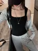 Top Camisola Cinza de Fábrica com Decote Quadrado e Alças Largas para Mulheres, Peça de Roupa para o Verão, Senso de Design, Caimento Ajustado, Versátil, Top com Temperamento