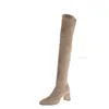 Botas hasta la rodilla 2026 Otoño/Invierno Nuevas Elegantes Versátiles Punta cuadrada Tacón grueso Caña alta Elásticas Moldeadoras Para personas bajas Botas largas