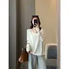 Camiseta de manga larga Zedaijiai estilo coreano diseño principios de otoño relajada cuello en V pequeño botón de nácar mezcla de algodón camiseta básica para mujer