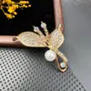 Broche Retro de Moda Sentido Avanzado Incrustado de Diamantes Corsage de Cristal Anti-deslizante Pin Hebilla Fija Accesorios para Ropa Hebilla de Aleación