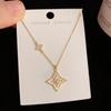 Colar de pérolas estilo Ins feminino versátil design de nicho luxo leve de alta qualidade corrente para clavícula pingente de amor joias atacado