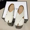 Medias Pantuflas Casuales de Exterior de Cuero Sintético de Punta Cerrada para Mujer Versátiles 2026 Nuevas Pantuflas Retro con Punta Abierta con Suelas Suaves