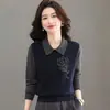 Fábrica directa de tejidos: Suéter de punto con bloques de color y cuello camisero, imitación de dos piezas, jacquard de rosa para otoño e invierno, venta al por mayor