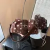 Bolso grande de lunares estilo coreano para mujer, diseño de nicho, moderno bolso de hombro y bandolera para el trabajo, mochila casual
