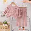 Conjunto para meninas Primavera e Outono 2025 Novo Estilo Ocidental Jaqueta com Capuz Esportes de Outono Infantil Calças Flare Duas Transfronteiriças