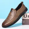 Sapatos casuais de negócios de comércio exterior transfronteiriço, novos sapatos casuais de moda estilo britânico retrô para homens, slip-on para dirigir