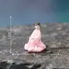 Paisagem em miniatura, barco de madeira flutuante criativo, figuras de casal em estilo vintage, decorações DIY para paisagismo de jardim, acessórios para pendurar, pequenos enfeites