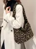 Otoño e Invierno Nuevo Retro Nicho Rayas Cuadros Bolso de Hombro Bolso Tote de Gran Capacidad Bolso de Mano para Viajes al Trabajo Bolso de Hombro Francés