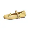 Sapatos rasos femininos prateados com laço estilo francês, novo modelo 2026, sapatos Mary Jane de tira plissada para combinar com vestidos