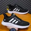 Verano 2024 nuevos zapatos casuales deportivos de malla transpirable, suela suave, ligeros, delgados, para pareja, combinan con todo, Moda