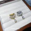 Pinzas para Orejas Populares Coreanas y Japonesas de Zirconia y Perla Gota de Agua, Sin Perforación, Lujo Ligero, Brazaletes para Orejas de Gama Alta, Pendientes de Moda para Mujeres