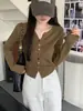 Nuevo top cárdigan de estilo nicho, camiseta sexy de manga larga ajustada de un solo botón para otoño con una vibra pura y seductora