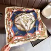 Nuevo Estilo Lujo Ligero Avanzado 70cm Cuadrado Pequeño Versátil Profesional Bufanda de Seda para Mujer Bufanda de Seda Artificial Chal Protector Solar