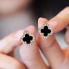 Aretes de Trébol de Cuatro Hojas, Simples y Elegantes, Circonita Microincrustada, Aretes Populares, Pequeños Aretes Brillantes Clásicos para Mujer