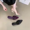 Encuentro de Primera Temporada Sandalias de Tacón Alto Puntiagudas para Mujer 2026 Nuevas Chanclas de Playa de Verano Chanclas de Una Correa Zapatos de Mujer Diseño de Nicho