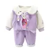 Conjunto de Roupa de Primavera para Meninas Estiloso para Bebê de Um Ano Moda para Crianças Pequenas Primavera e Outono Orelha de Coelho Conjunto de Três Peças Tendência