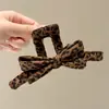 Elegante pinza grande para el pelo para mujer, nuevo pinza de tiburón de felpa 2026, pinza para el pelo de la parte trasera de la cabeza, accesorio para peinar el pelo