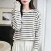 Suéter de punto a rayas, estilo retro relajado, color café oscuro, cuello redondo, corte holgado, adelgazante, para mujer, perfecto como capa exterior o capa base