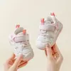 Tênis Infantis Bramiller 2025 Outono Novo Modelo Sapatos Esportivos Outdoor para Meninos e Meninas Cor Doce Coca-Cola