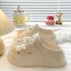 Estilo Dulce JaponésNuevas Sandalias de Perlas y Flores de Suela Gruesa para Mujer, Zapatillas Versátiles para Exteriores de Punta Cerrada
