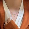 Libro Rojo Pequeño mismo collar de nudo de perla no se desvanece diseño de nicho femenino cadena de clavícula de alta calidad joyería de temperamento