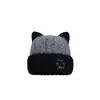 Wan YanChapéu de Tricô Fofo Estilo Retrô Japonês com Orelhas de Gato Feminino Outono Inverno Moda Versátil Quente Proteção para Orelhas Chapéu Pulôver