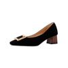 Zapatos de cuero completos por dentro y por fuera para principios de primavera, nuevos zapatos de hebilla cuadrada de metal de corte bajo, zapatos de mujer de tacón grueso con punta cuadrada pequeña y tacón medio de piel de oveja.