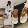 Meias-calçados Fechadas Populares Estilo Coreano com Solado Grosso Vazado Respirável para Mulheres, Novo Modelo Verão 2026, Sandálias Perfuradas Estilo Birkenstock para Uso Externo