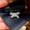 ¡Estética genial y elegante! Anillo abierto de circonita deslumbrante en forma de lazo, anillo simple y elegante para el dedo índice, joyería de lujo ligero y de alta gama