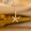 Colar de alta qualidade, elegante e luxuoso com zircônias cúbicas completas e delicada incrustação de cobre, apresentando um design simples, moderno e requintado, perfeito como corrente de clavícula ou corrente de pescoço