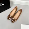 Zapatos de Mujer Clásicos Marca R que Aumentan la Altura 6cm Hebilla Cuadrada Tacón Grueso 2025 Nuevo Estilo Europeo y Americano Ante Punta Cuadrada Tacones Altos