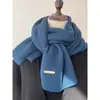 Bufanda de Punto Roja Versátil Estilo Coreano de Invierno para Mujer, Nuevo Calentador de Cuello de Alta Gama Atmosférico Cálido y A prueba de Viento para Parejas