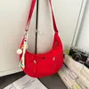 Bolsa de Bolinho de Grande Capacidade para Mulheres 2025 Nova Leve Bolsa Transversal de Nylon Bolsa para o Dia a Dia Mochila Esportiva Casual com Buzina
