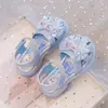 Sandalias de Cristal para Niñas 2026 Verano Nuevos Zapatos de Princesa para Niños Lindos de Dibujos Animados para Niños Medianos y Grandes Zapatos de Playa con Lentejuelas
