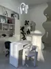 Mesa de Trabajo para Manicura de Superficie Plana Blanca Individual/Doble de Moda con Lámpara de Pinza Estilo Japonés y Ranura para Aspiradora