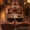 Sofá de sala de charutos estilo americano bar de uísque, conjunto de mesa e cadeiras de café estilo Western vintage, cadeira de tigre para uma pessoa