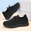Zapatos para hombre Flyknit hechos a medida con suela de poliuretano, con un diseño grueso, ligero y transpirable, y una suela suave, adecuados para uso casual y para correr.