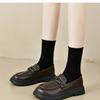 Sapatos Pequenos de Couro Pretos para Mulheres 2024 Novos Verão Sapatilhas Estilo Britânico Mocassins com Saia Roupa de Trabalho jk Sapatilhas Femininas