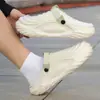 Chinelos de Algodão Impermeáveis Masculinos para Outono e Inverno Calçados Externos Sola Grossa Antiderrapante Ponta Acolchoada Quente Sapatos de Algodão para Homens Atacado