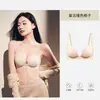 Lingerie Xadrez Vermelha para Mulheres com Seios Pequenos Push-Up 2025 Novo Estilo Sem Costura e Confortável Sutiã Pull-Up Sem Aro para o Ano de Nascimento