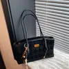 Bolsa de Ombro Única Versátil Nova Moda 2025 Simples Retro Luxo Leve para Mulheres Grande Capacidade para o Dia a Dia Bolsa de Axila Bolsa de Ombro Única