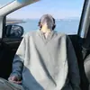 Sudadera de moda con cuello en V y remaches, capa base blanca de otoño de peso pesado 2026, camiseta nueva de manga larga para hombre