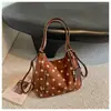 Bolso tote de lunares de moda de gran capacidad, nueva colección otoño 2026, bolso de hombro simple y casual para el día a día y para ir al trabajo